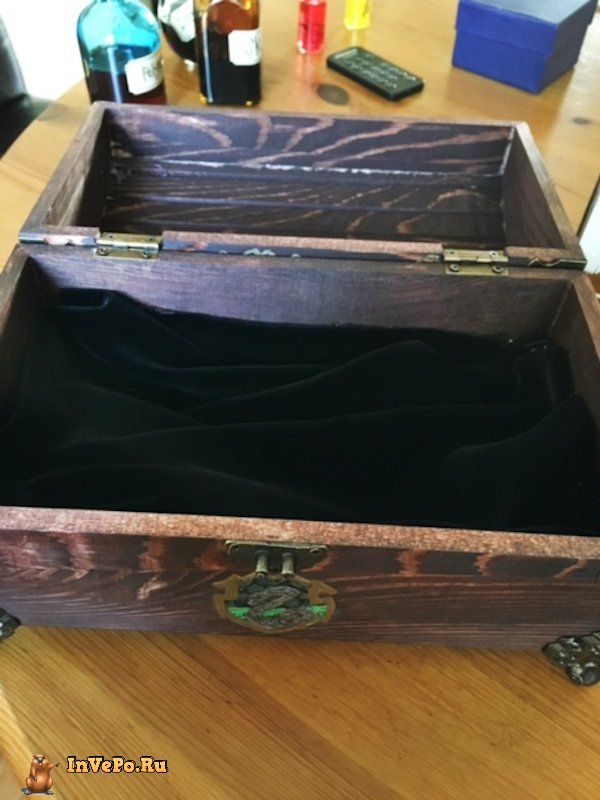 girl-creates-a-harry-potter-potion-chest-20