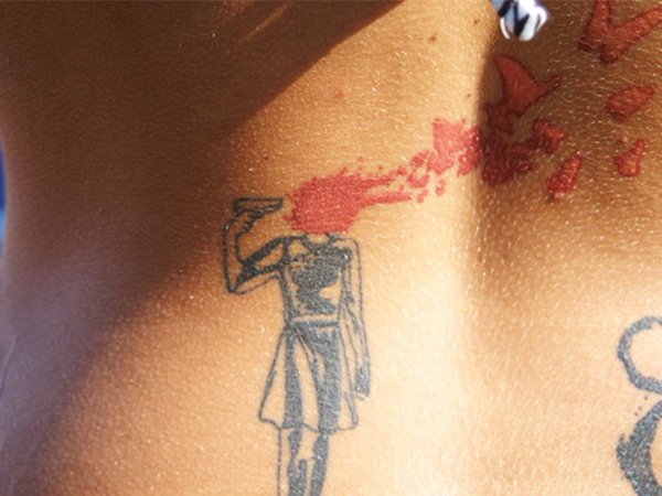 30 способов замаскировать родинки на теле, оригинальными татуировками